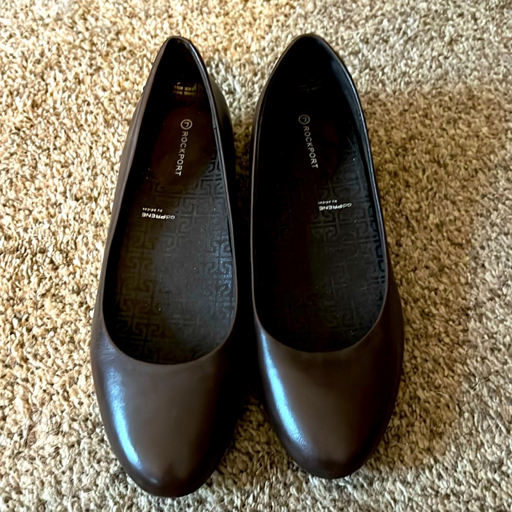 Rockport flats size 8